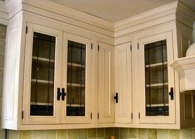 Kitchen studio stained glass — third view